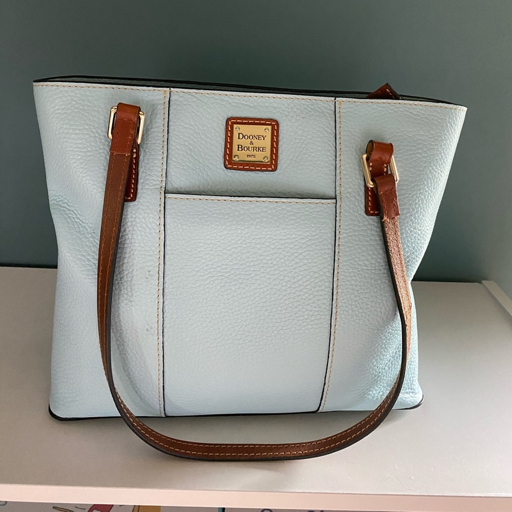 Dooney and Bourke shoulder bag.